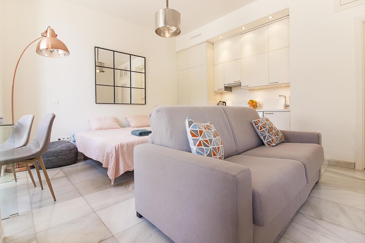 Cortina Apartments ! Малага Экстерьер фото